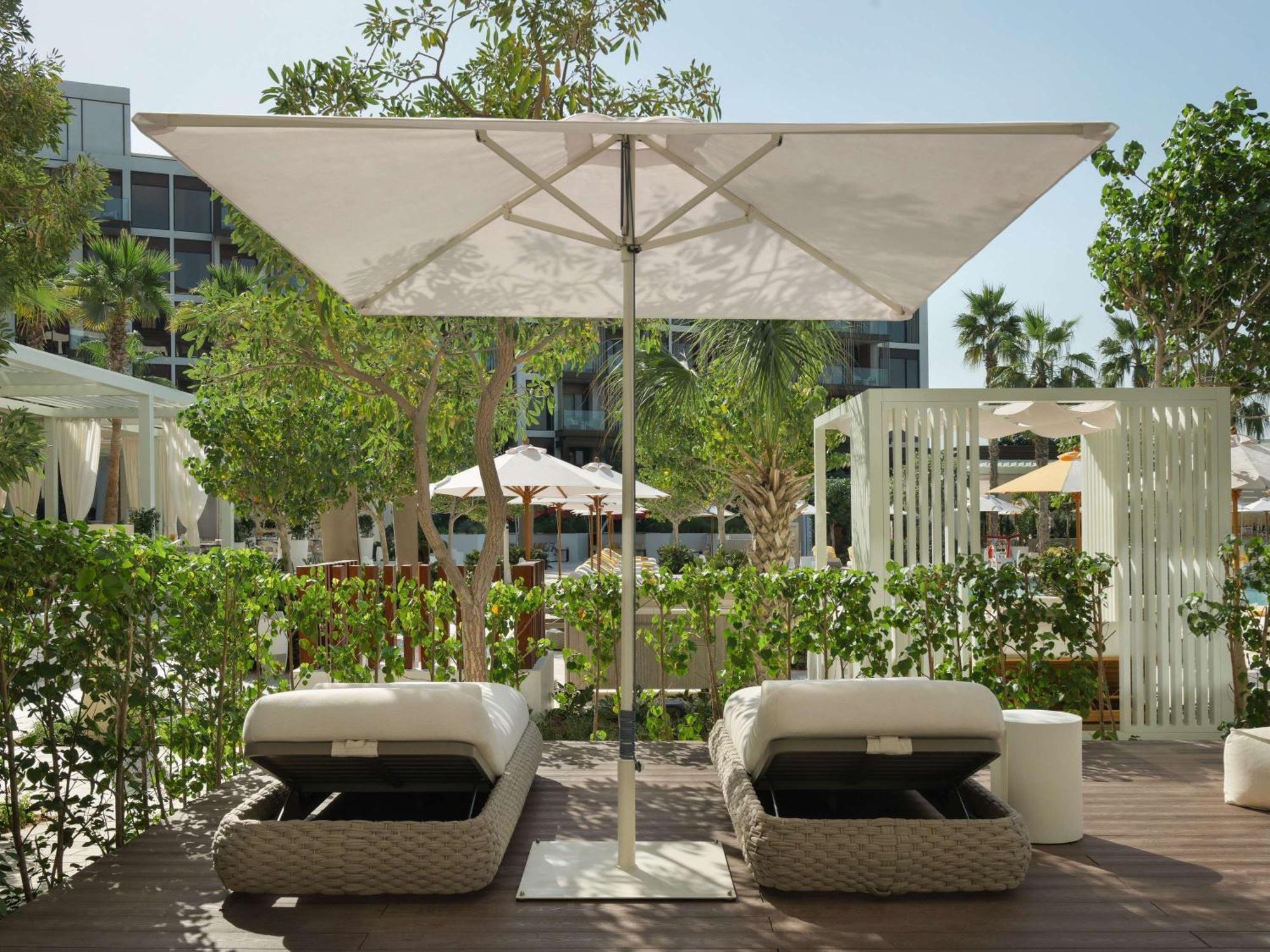 Delano Dubai At Bluewaters Hotel Exterior photo The Beach at The Westin